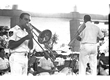 eg0092_003 - Apresentação da Banda de Música da Marinha nos pilotis da Ala Kennedy, 1991. Fotógrafo desconhecido. Acervo Núcleo de Memória.