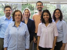 O coordenador central de planejamento e avaliação, prof. Luiz Alencar Reis da Silva Mello, e equipe.