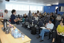 Participantes do encontro no Auditório B8. Fotógrafo Antônio Albuquerque. Acervo do Núcleo de Memória.