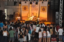 Apresentação de banda no Ginásio Poliesportivo. Fotógrafo Antônio Albuquerque. Acervo do Núcleo de Memória.