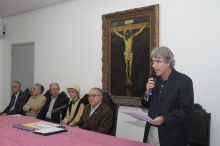 Os professores José Carlos D’Abreu, Luiz de França Costa Lima Filho, Oswaldo Chateaubriand Filho e Margarida Maria de Paula Basílio, o Reitor Prof. Pe. Josafá Carlos de Siqueira S.J. e o Vice-Reitor Acadêmico Prof. José Ricardo Bergmann. Fotógrafo Antônio Albuquerque. Acervo do Núcleo de Memória.