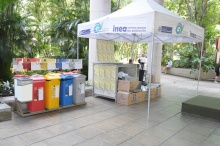 Posto de coleta instalado nos pilotis da Ala Kennedy. Fotógrafo Antônio Albuquerque. Acervo do Núcleo de Memória.