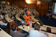 Uma das palestras, no Auditório do RDC. Fotógrafo Antônio Albuquerque. Acervo do Núcleo de Memória.