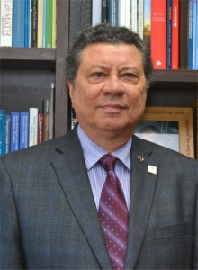 O Vice-Reitor para Assuntos Administrativos, Prof. Luiz Carlos Scavarda do Carmo. Fotógrafo Antônio Albuquerque. Acervo do Núcleo de Memória.