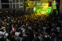 Apresentação de Moraes Moreira no Ginásio Poliesportivo. Fotógrafo Antônio Albuquerque. Acervo do Núcleo de Memória.
