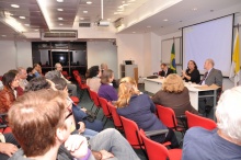 Na homenagem, depoimentos do Prof. Pe. Paul Schweitzer S.J. (MAT) e da Profa. Maria Clara Bingemer (TEO). Fotógrafa Gabriela Doria. Acervo do Projeto Comunicar.