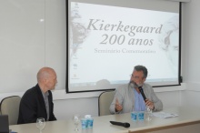 O Prof. Karl Erik (LET) e o Decano do CTCH Prof. Paulo Fernando Carneiro na abertura do Seminário. Fotógrafo Antônio Albuquerque. Acervo do Núcleo de Memória.