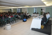 Palestrantes e plateia no primeiro dia do evento. Fotógrafo Antônio Albuquerque. Acervo do Núcleo de Memória.