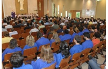 Dom Orani celebra a missa na Igreja do Sagrado Coração de Jesus.  Fotógrafo Antônio Albuquerque. Acervo Núcleo de Memória.