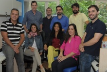 O Gerente de Informática Administrativa, Gustavo Miranda Araujo, e equipe. Fotógrafo Antônio Albuquerque. Acervo Núcleo de Memória.