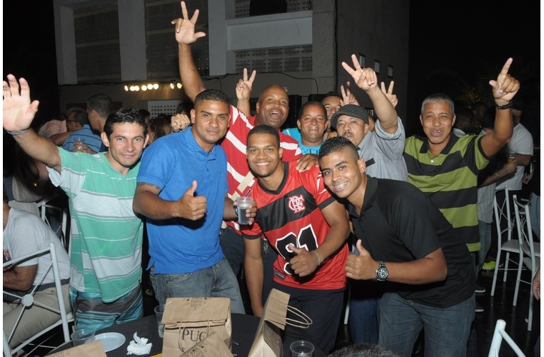 Confraternização na homenagem aos funcionários mais antigos da Universidade, no Ginásio Poliesportivo. 10/10/2014. Fotógrafo ANtônio Albuquerque. Acervo Núcleo de Memória.