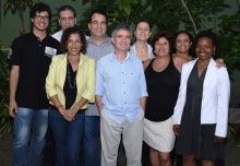 O Coordenador Central de Estágios e Serviços Profissionais, Prof. André Lacombe Penna da Rocha, e equipe. Fotógrafo Antônio Albuquerque. Acervo Núcleo de Memória.