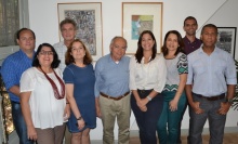 O Vice-Reitor para Assuntos Comunitários, Prof. Augusto Luiz Duarte Lopes Sampaio, e equipe. Fotógrafo Antônio Albuquerque. Acervo Núcleo de Memória.