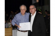 O Reitor Prof. Pe. Josafá faz a entrega do diploma de Honra ao Mérito ao Prof. Cesar Romero Jacob. Acervo Núcleo de Memória. O Reitor Prof. Pe. Josafá faz a entrega do diploma de Honra ao Mérito ao Prof. Cesar Romero Jacob. Acervo Núcleo de Memória.
