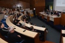 Cerimônia no auditório do RDC. Fotógrafo Antônio Albuquerque.