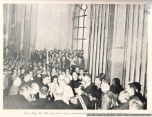 O Papa Pio XII abençoa a pedra fundamental da futura sede da PUC-Rio na Gávea.