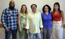 O Decano do Centro de Teologia e Ciências Humanas, Prof. Júlio Cesar Valladão Diniz, e equipe. Fotógrafo Antônio Albuquerque. Acervo Núcleo de Memória.