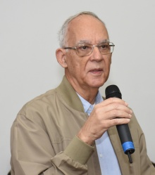 Prof. Pe. Mario de França Miranda S.J.. Fotógrafo Antonio Albuquerque.