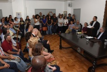 O Prof. Pe. Waldecir Gonzaga em sua posse, ao lado do Reitor Pe. Josafá S.J. Fotógrafo Antônio Albuquerque.