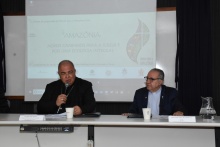 O Cardeal Dom Orani Tempesta, O. Cist., e o Reitor Pe. Josafá Carlos de Siqueira S.J., na abertura do evento. Fotógrafo Antônio Albuquerque.