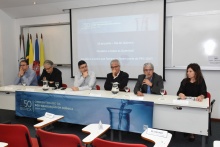 O prof. Ricardo Aucélio (QUI), o prof. Paulo Cesar Duque Estrada (CCPG), o Pe. Álvaro Pimentel S.J., o prof. Bergmann (VRAC), o prof. Márcio da Silveira Carvalho (MEC) e a profa. Adriana Gioda (QUI). Fotógrafo Antônio Albuquerque.