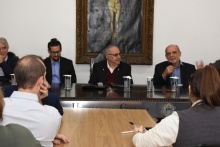 O prof. Alexandro Solórzano, o Reitor Pe. Josafá S.J. e o prof. Rogério Ribeiro de Oliveira. Fotógrafo Antônio Albuquerque.