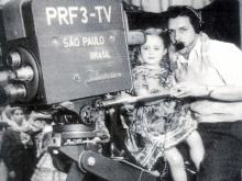 Sonia Maria Dorce e Walter Tasca, que foi o primeiro camera-man daTV Tupi, em 1950. Sonia Maria Dorce e Walter Tasca, que foi o primeiro camera-man daTV Tupi, em 1950.