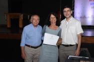 O Vice-reitor, Pe. Álvaro Pimentel S.J. e o Vice-reitor Comunitário, prof. Augusto Sampaio fazem a entrega do diploma de Honra ao Mérito à professora Patricia Lustoza de Souza, do Centro de Estudos em Telecomunicações - CETUC, por seus 30 anos de dedicação à PUC-Rio. O Vice-reitor, Pe. Álvaro Pimentel S.J. e o Vice-reitor Comunitário, prof. Augusto Sampaio fazem a entrega do diploma de Honra ao Mérito à professora Patricia Lustoza de Souza, do Centro de Estudos em Telecomunicações - CETUC, por seus 30 anos de dedicação à PUC-Rio.