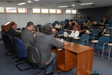Mesa de abertura, com o prof. Júlio Diniz, o pe. André Luís de Araújo S.J. e o prof. Alexandre Montaury (LET). Fotógrafo Antônio Albuquerque.