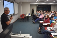 Aula Magistral do prof. José Marcus Godoy, no auditório do IAG. Fotógrafo Antônio Albuquerque.