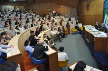 Palestra do Ministro Celso Amorim, no Auditório do RDC. Fotógrafo Antônio Albuquerque. Acervo do Núcleo de Memória.