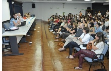 Debate realizado no Auditório Padre Anchieta. Fotógrafo Antônio Albuquerque. Acervo Núcleo de Memória.