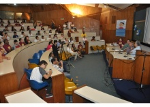 O Prof. Sergio Bruni no evento, realizado no Auditório do RDC. Fotógrafo Antônio Albuquerque. Acervo Núcleo de Memória.