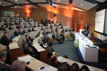 Palestrantes e plateia do evento no Auditório do RDC. Fotógrafo Antônio Albuquerque. Acervo do Núcleo de Memória.