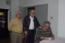 A presença do Reitor Prof. Pe. Josafá S.J. e do Prof. Gustavo Sénèchal (JUR) no lançamento do livro do Prof. Sergio Bruni. Fotógrafo Antônio Albuquerque. Acervo do Núcleo de Memória.