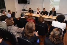 Cerimônia de entrega dos prêmios, com a presença do Decano do CTCH Prof. Júlio Diniz e do Coordenador Central de Pós-Graduação Prof. Paulo Cesar Duque Estrada, na sala de reuniões do Decanato do CTC. Fotógrafo Antônio Albuquerque.