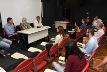 Debate com a presença de Silvio Tendler e do rabino Nilton Bonder. Fotógrafo Antônio Albuquerque.