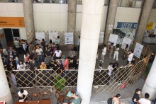 Sessão de pôsteres em frente ao Auditório Padre Anchieta. Fotógrafo Antônio Albuquerque.