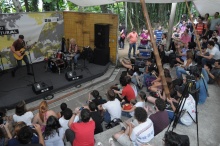 João e Supla no Anfiteatro Junito Brandão. Fotógrafo Antônio Albuquerque. Acervo do Núcleo de Memória.