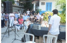 O evento ocorreu na Vila dos Diretórios, próximo ao local onde foi plantada uma árvore em homenagem a Raul Amaro. Fotógrafo Antônio Albuquerque. Acervo Núcleo de Memória.