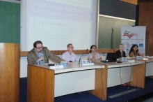 Na mesa os professores João Nogueira (IRI), Janis van der Westhuizen, Aparajita Biswas, Lucy Corkin e Payal Banerjee. Fotógrafo Antônio Albuquerque. Acervo do Núcleo de Memória.