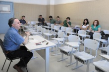 Palestra do Prof. Alfredo Segovia. Fotógrafo Antônio Albuquerque. Acervo do Núcleo de Memória.