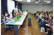 Evento realizado no Auditório Padre Anchieta. Fotógrafo Antônio Albuquerque. Acervo Núcleo de Memória.