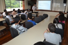 Palestra realizada na sala de reuniões do Decanato do CTC. Fotógrafo Antônio Albuquerque. Acervo do Núcleo de Memória.