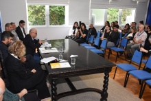 Discurso de posse do prof. Arthur Ituassu, na sala do Conselho Universitário. Fotógrafo Antônio Albuquerque.