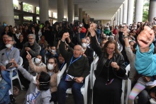 Manifestação nos pilotis do Edifício da Amizade.