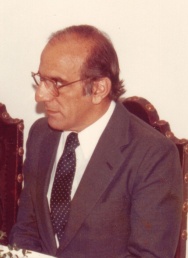 O Prof. Elias Kallás em 1984. Fotógrafo desconhecido. Acervo Núcleo de Memória. 